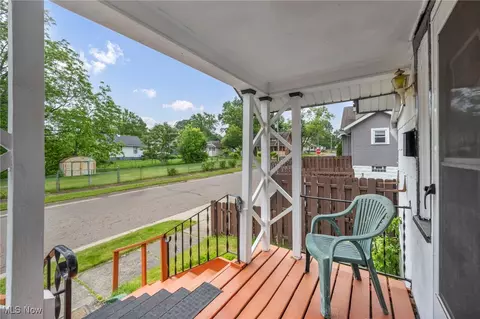 654 Van Everett Ave, Akron, OH 44306 photo 7