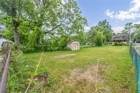 654 Van Everett Ave, Akron, OH 44306 photo 33