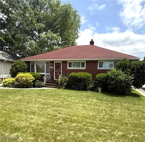 12324 Orme Rd, Garfield Heights, OH 44125