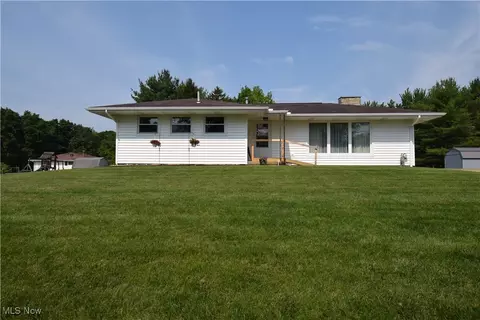 63103 Ridgewood Dr, Cambridge, OH 43725