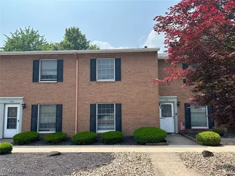 716 Lakeview Dr, Cortland, OH 44410