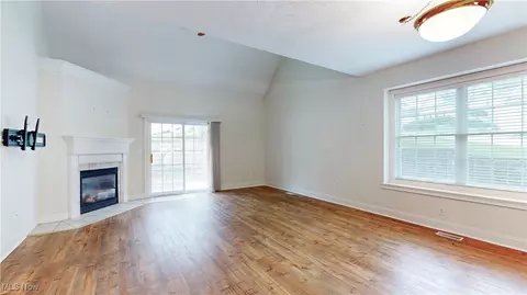 44 Gullybrook Ln, Willoughby, OH 44094 photo 10