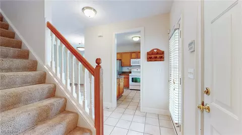 44 Gullybrook Ln, Willoughby, OH 44094 photo 5