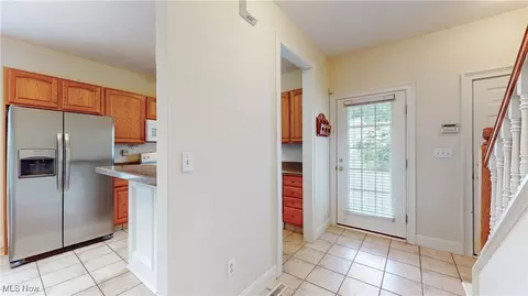 44 Gullybrook Ln, Willoughby, OH 44094 photo 12