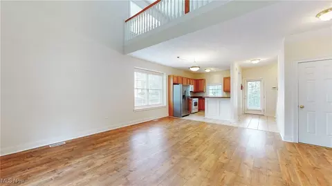 44 Gullybrook Ln, Willoughby, OH 44094 photo 9