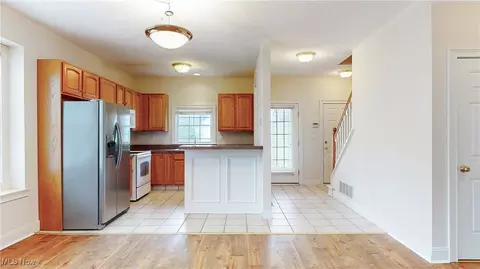 44 Gullybrook Ln, Willoughby, OH 44094 photo 16