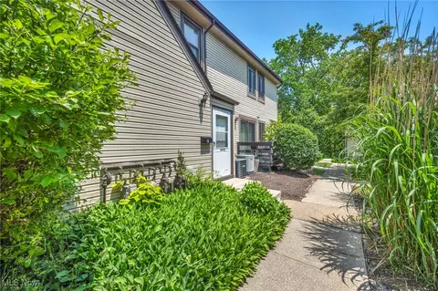 552 Turney Rd #A, Bedford, OH 44146