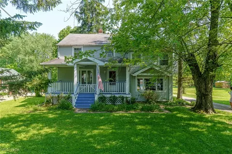 26330 Pettibone Rd, Oakwood Village, OH 44146