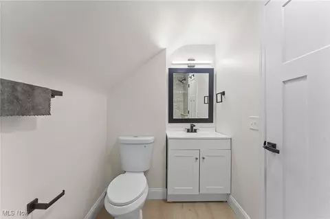 Bath - 30031 Thomas St, Willowick, OH 44095 photo 2 of 9