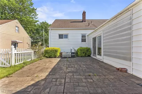 Exterior - 30031 Thomas St, Willowick, OH 44095 photo 3 of 4