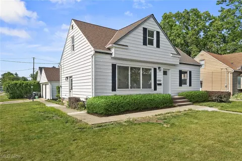 Exterior - 30031 Thomas St, Willowick, OH 44095 photo 2 of 4