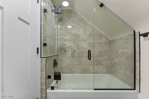 Bath - 30031 Thomas St, Willowick, OH 44095 photo 9 of 9