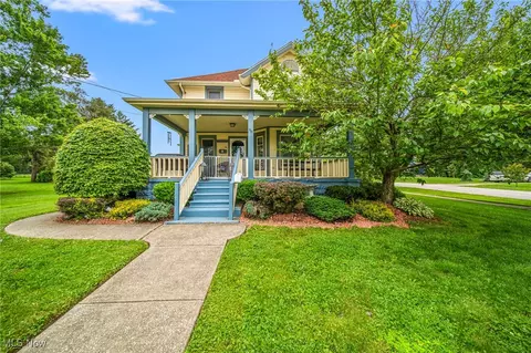 98 W Walnut St, Jefferson, OH 44047