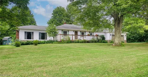 4321 Northampton Rd, Cuyahoga Falls, OH 44223