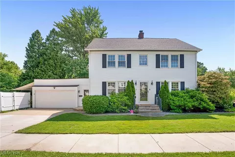 685 Ecton Rd, Akron, OH 44303