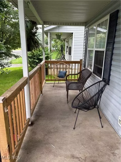 732 E High St, Alliance, OH 44601 photo 3