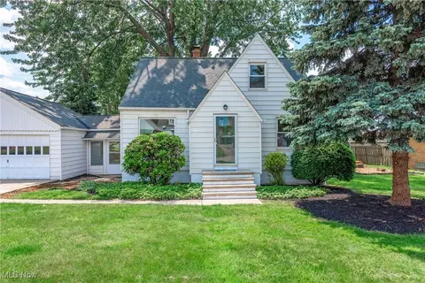 10212 Grace Ave, Garfield Heights, OH 44125