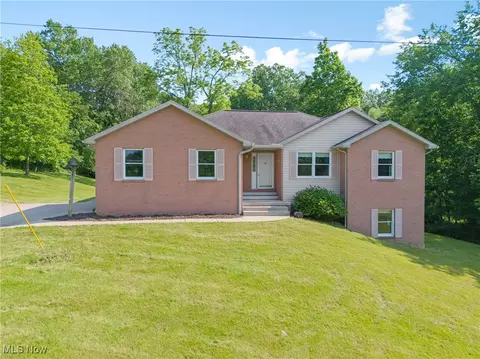 6009 Tama Rd NW, Carrollton, OH 44615