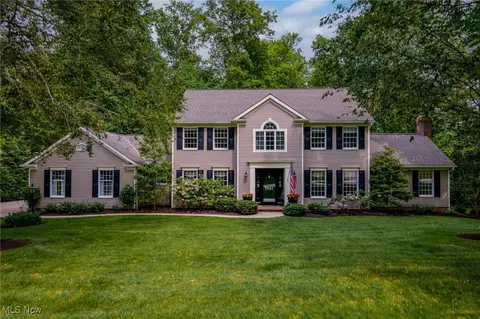 7031 Jonathan Dr, Hudson, OH 44236