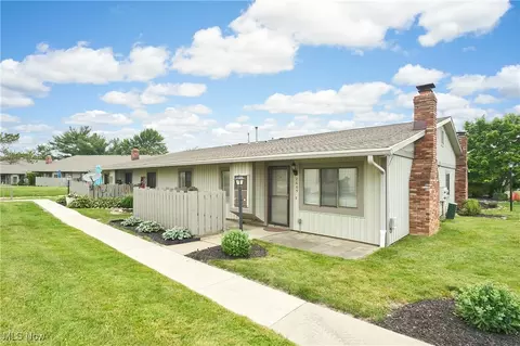 2665 Mull Ave #19C, Copley, OH 44321