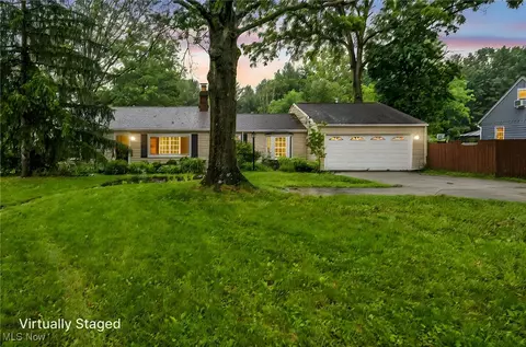 8743 Usher Rd, Olmsted Twp, OH 44138