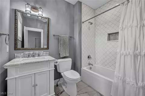Bath - 9705 Nighthawk Dr, Chagrin Falls, OH 44023 photo 8 of 8