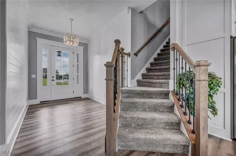 Entry Way - 9705 Nighthawk Dr, Chagrin Falls, OH 44023 photo 1 of 3