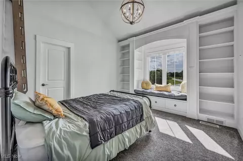 Bedroom - 9705 Nighthawk Dr, Chagrin Falls, OH 44023 photo 3 of 5