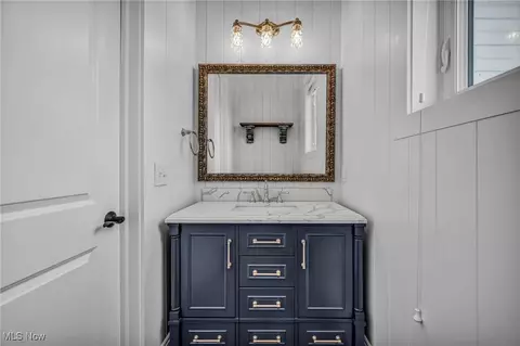 Bath - 9705 Nighthawk Dr, Chagrin Falls, OH 44023 photo 1 of 8