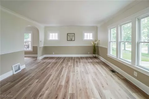 132 Denison Ave, Elyria, OH 44035 photo 3