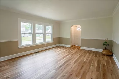 132 Denison Ave, Elyria, OH 44035 photo 4