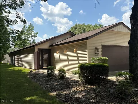 32885 Mills Rd, North Ridgeville, OH 44039
