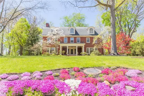 2820 W Park Blvd, Shaker Heights, OH 44120