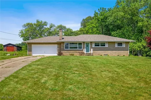 5702 Canterbury Rd, Akron, OH 44319