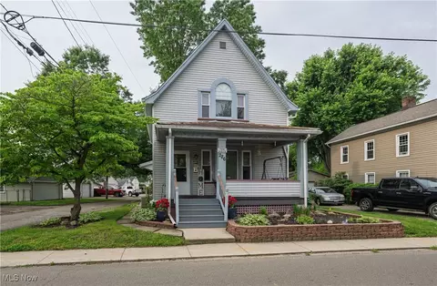 226 NW Minnich Ave, New Philadelphia, OH 44663
