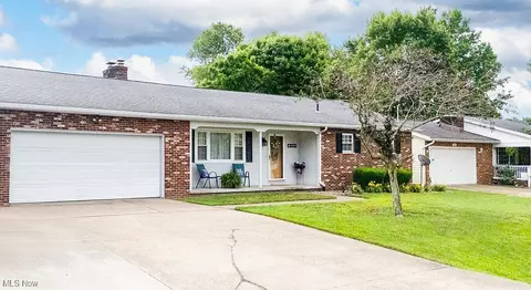 160 Hendricks St, Newport, OH 45768