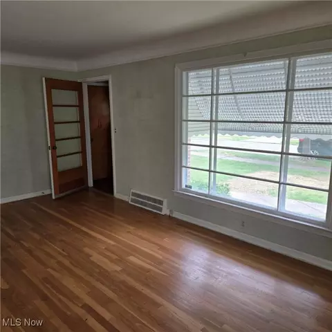 331 E 264th St, Euclid, OH 44132 photo 6