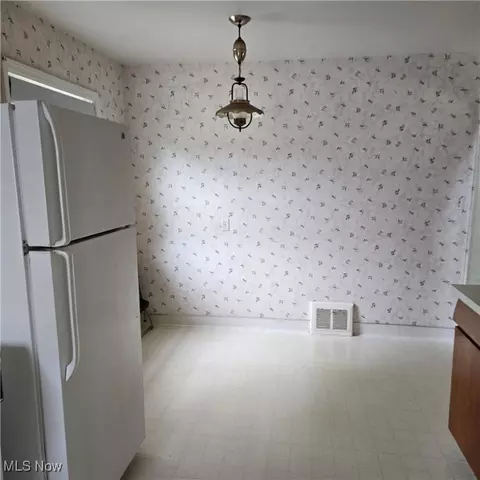 331 E 264th St, Euclid, OH 44132 photo 11