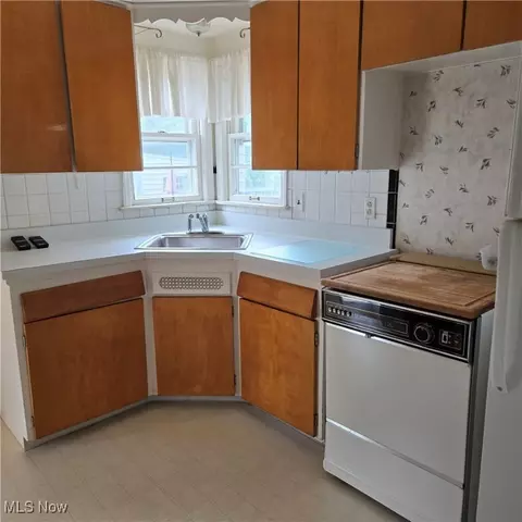 331 E 264th St, Euclid, OH 44132 photo 14
