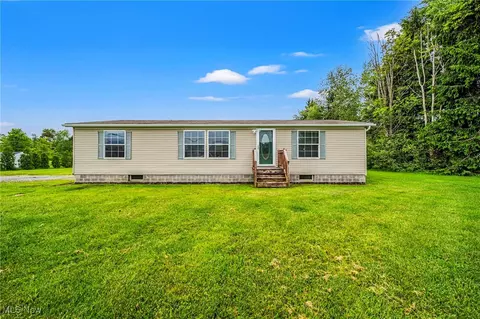 6835 Sidley Rd, Thompson, OH 44086