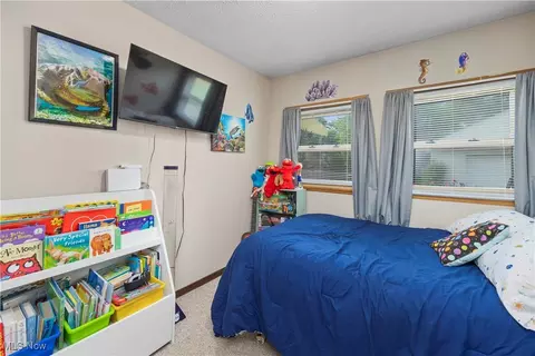 Bedroom - 2531 E 39th St, Lorain, OH 44055 photo 4 of 9