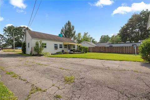 Exterior - 2531 E 39th St, Lorain, OH 44055 photo 9 of 9
