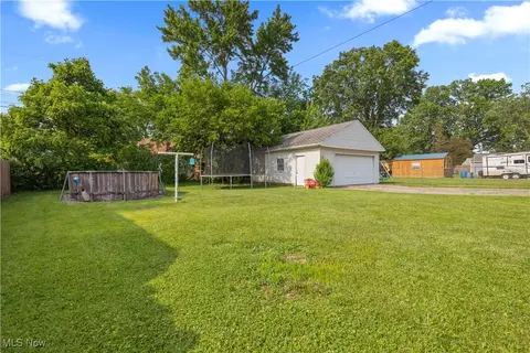 Exterior - 2531 E 39th St, Lorain, OH 44055 photo 6 of 9