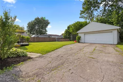 Exterior - 2531 E 39th St, Lorain, OH 44055 photo 4 of 9