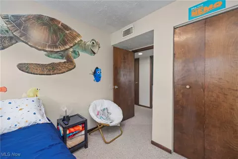 Bedroom - 2531 E 39th St, Lorain, OH 44055 photo 6 of 9