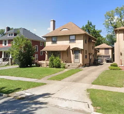 411 9th St, Elyria, OH 44035