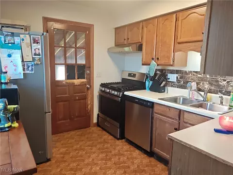 Kitchen - 3211 Latimer Ave, Ashtabula, OH 44004 photo 1 of 2