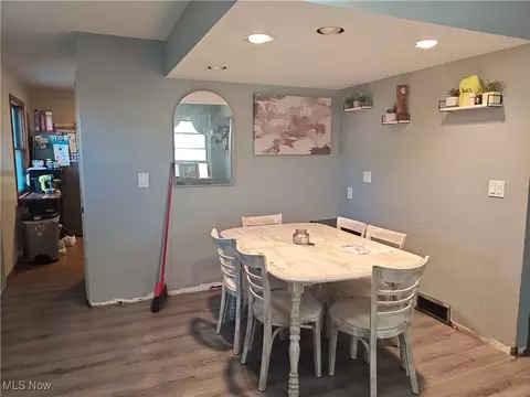 Dining - 3211 Latimer Ave, Ashtabula, OH 44004 photo 1 of 1