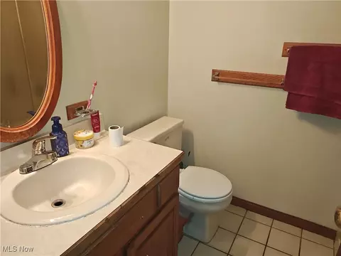 Bath - 3211 Latimer Ave, Ashtabula, OH 44004 photo 2 of 3