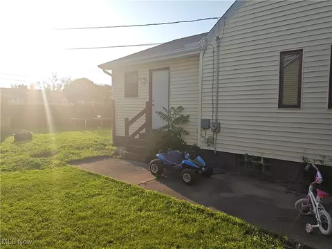 Exterior - 3211 Latimer Ave, Ashtabula, OH 44004 photo 1 of 4